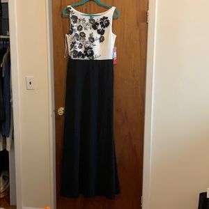 Carmen Marc Valvo Dresses - Formal dress Carmen Marc Valvo Carmen Marc Valvo Dresses - Formal dress Carmen Marc Valvo